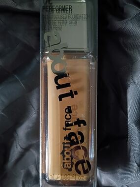 About Face The Performer Skin-Focused Foundation - M1 Neutral